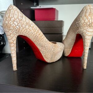 Rare Christian louboutin cork platform heels 39